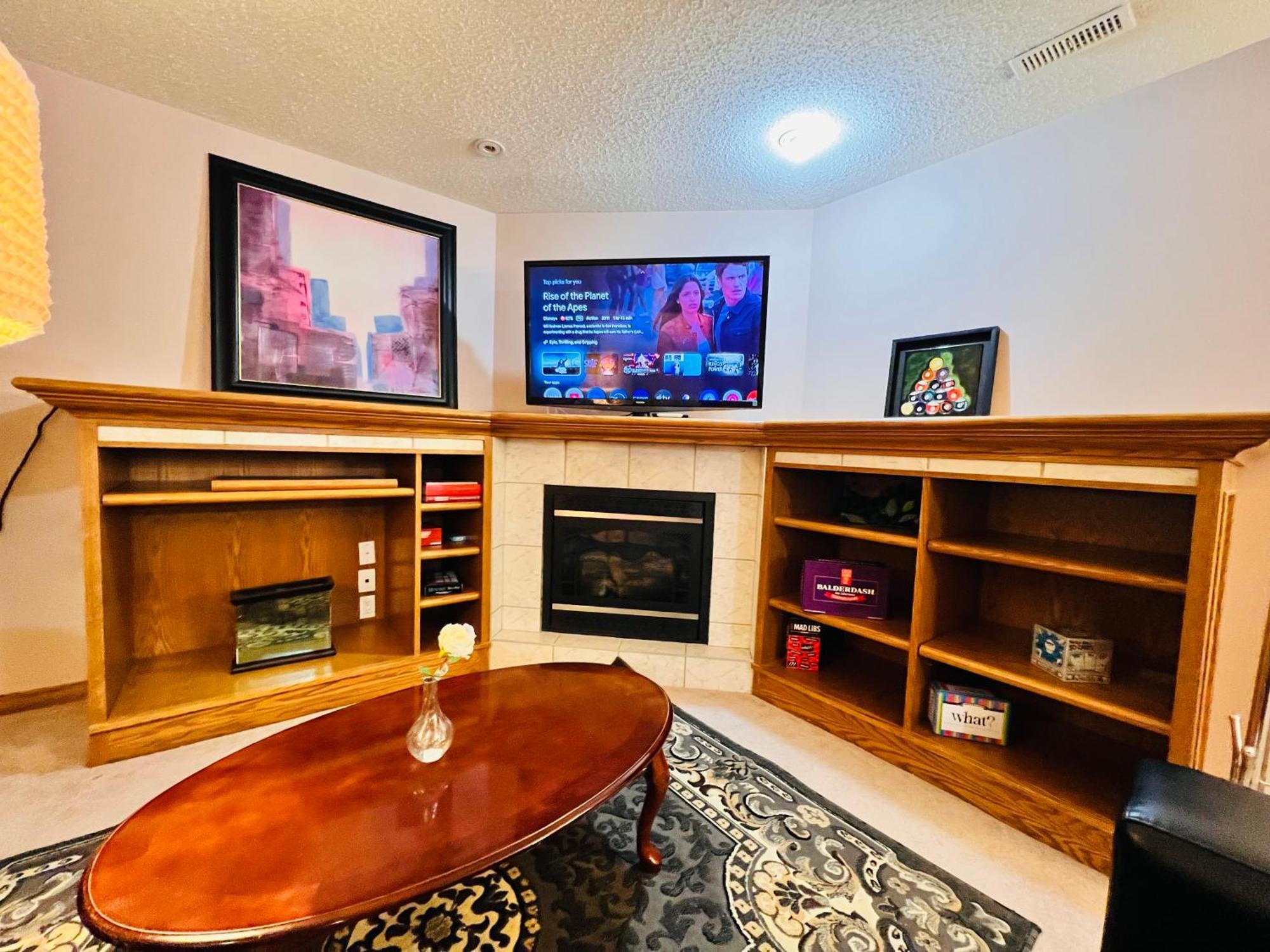 A Classic Homely Basement Suite! Chestermere Kültér fotó