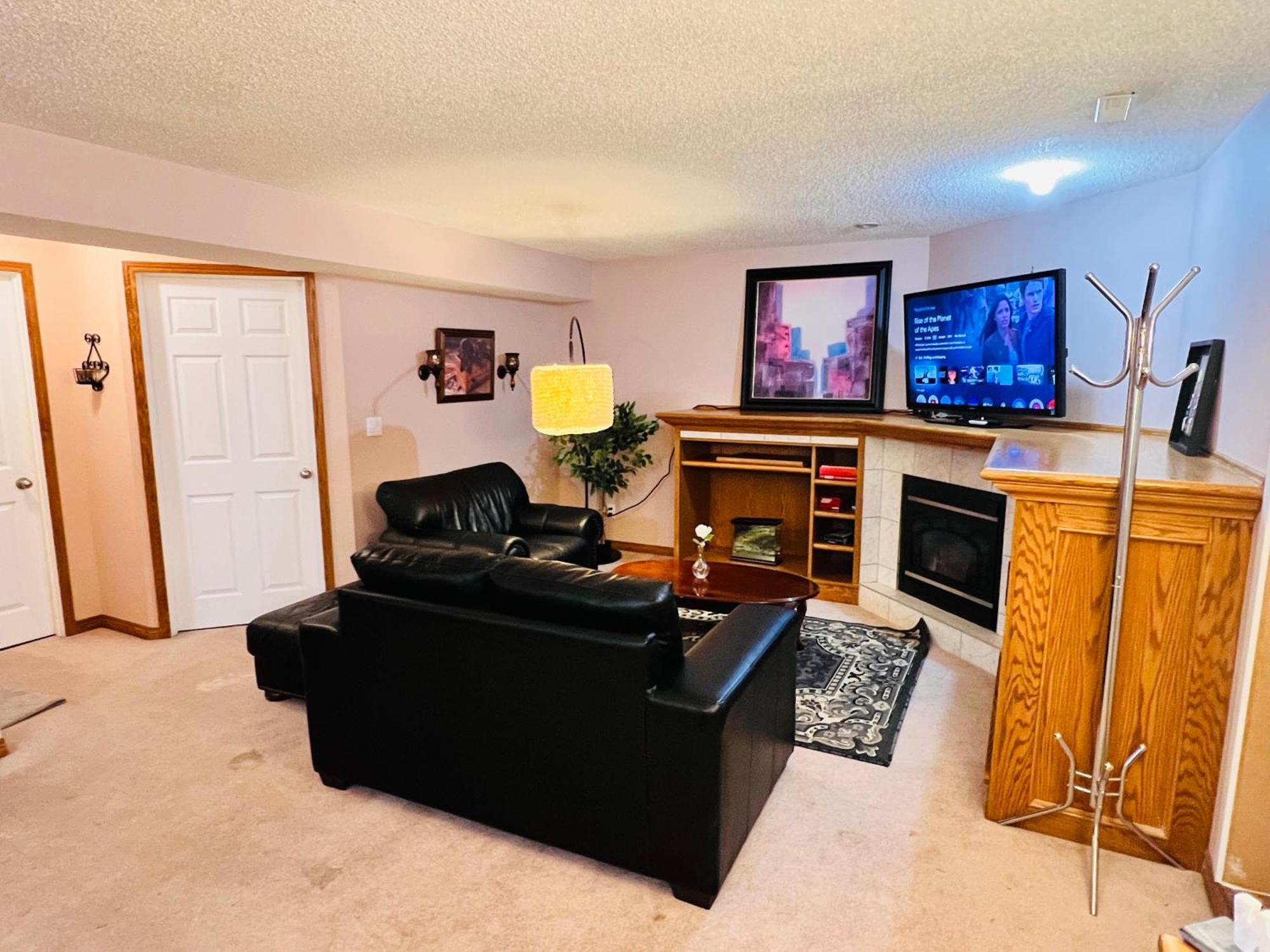 A Classic Homely Basement Suite! Chestermere Kültér fotó