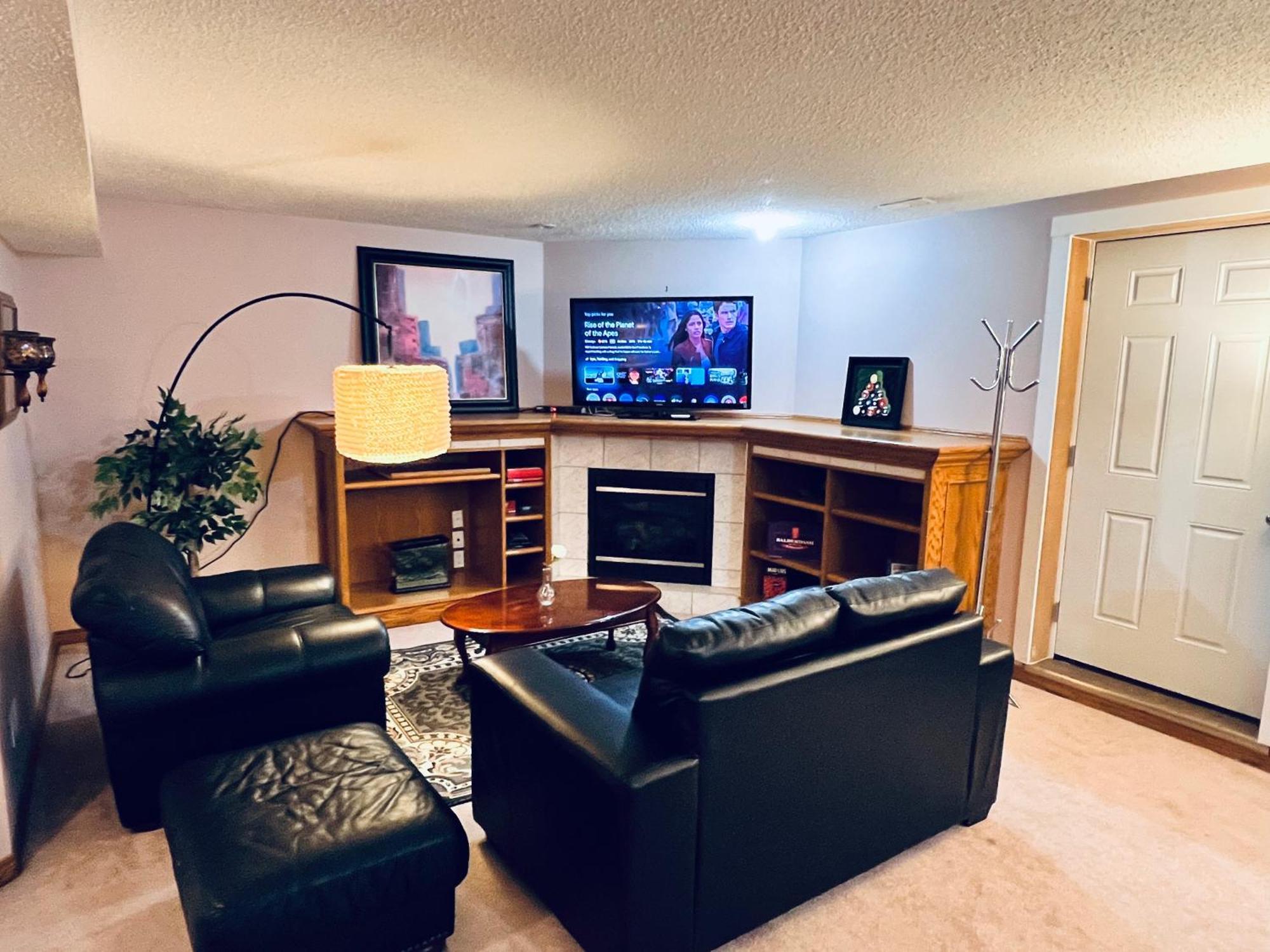 A Classic Homely Basement Suite! Chestermere Kültér fotó