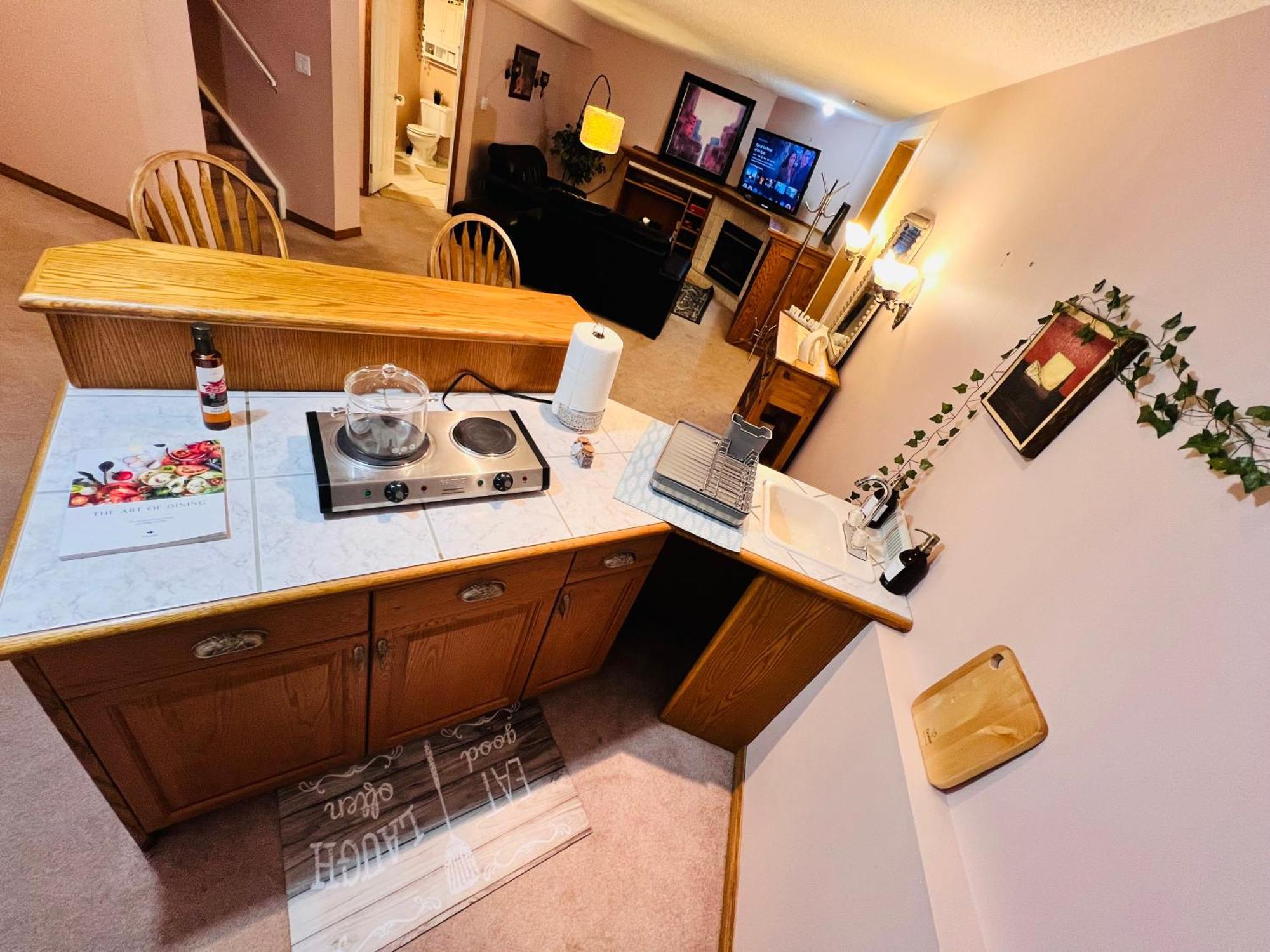 A Classic Homely Basement Suite! Chestermere Kültér fotó