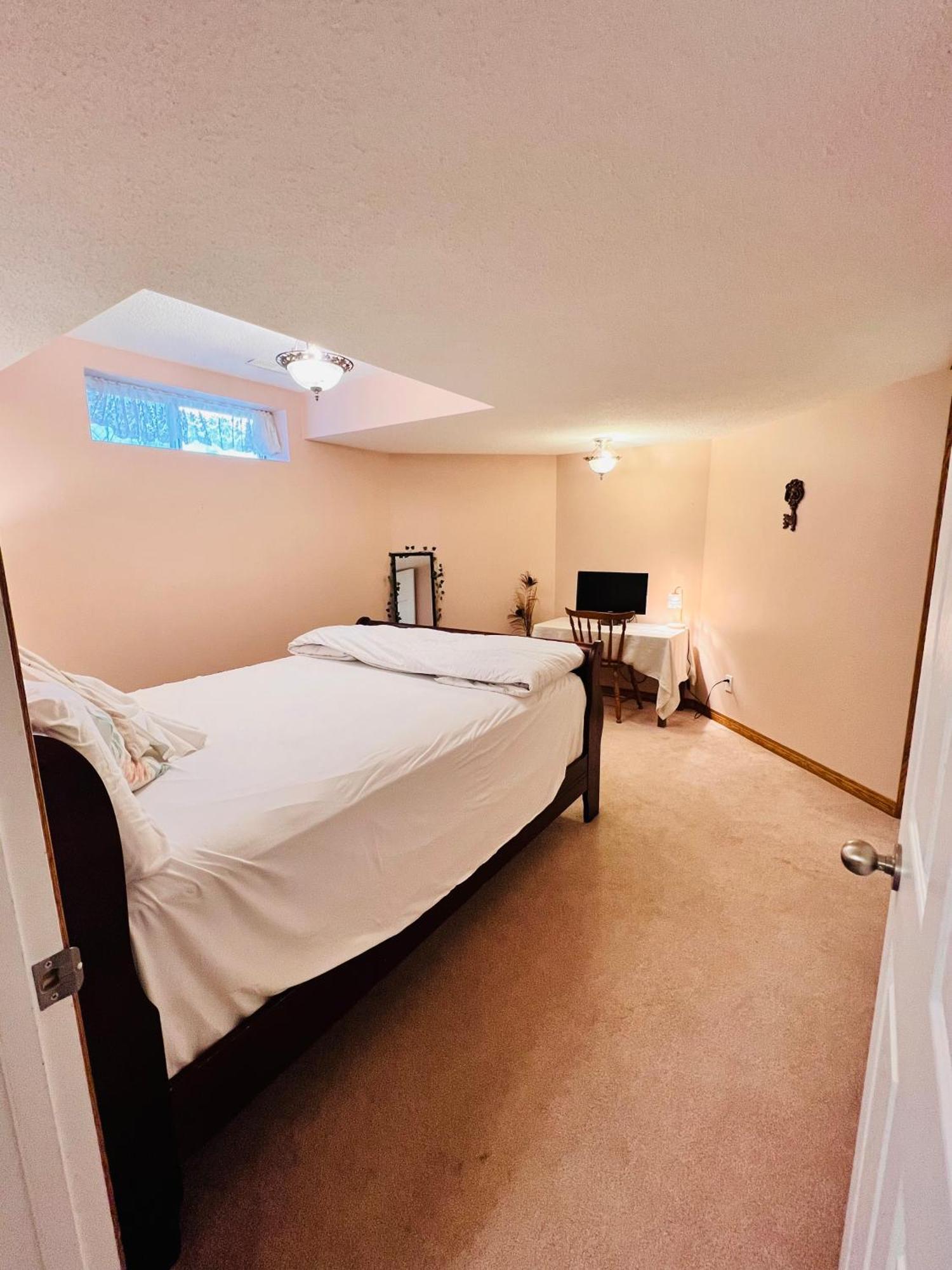 A Classic Homely Basement Suite! Chestermere Kültér fotó